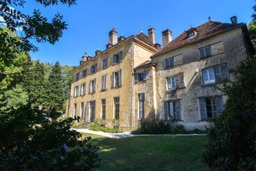 Bed and Breakfast Chateau De Joudes Suite De La Baronne