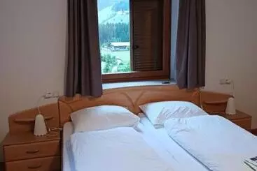 ユースホステル Gasthof Alpenrose   Mühleben