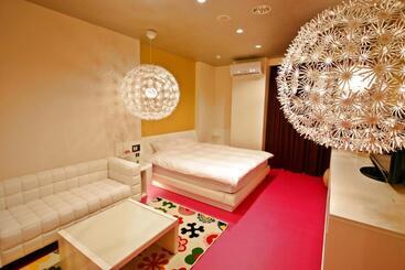 Hotel Evermore Adult Only