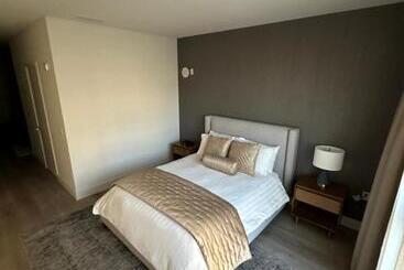 Smart Brickell Deluxe Apartment