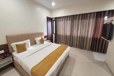 هتل Raajpath, Vadodara