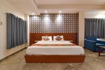 Fabhotel Wind Palace