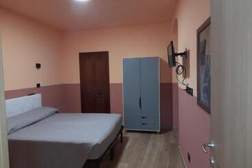 Otel Albergo Jolanda