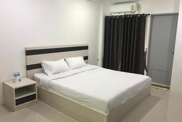 هتل Jaroonwej Bangsaen