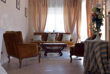 تختخواب و صبحانه La Locanda Francigena