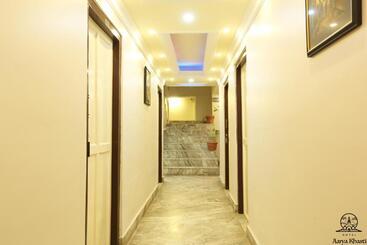 هتل Aarya Chaitya Inn