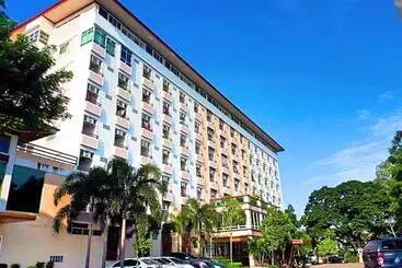 Hotel Grand Charoonrat Apartment