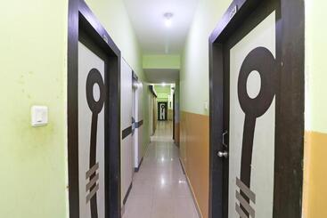 Hotelli Oyo Rooms Pandra Road Near Otc Ground