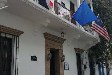 هتل Colonial 154 H Boutique