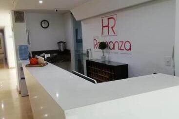 ホテル Romanza Medellin