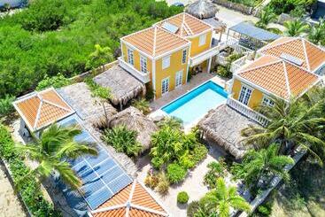 آپارتمانهای توریستها Villa Aventura