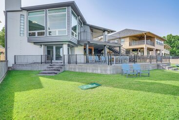 Landhus Exquisite Canal Front Home: Access To Lake Conroe!