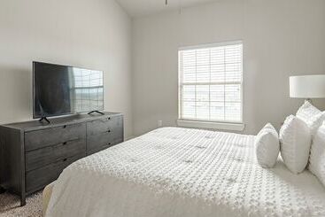 Mission Hill Apartments By Barsala