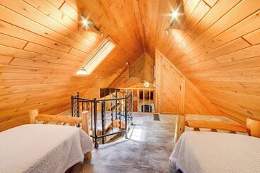 بيت ريفى Pembine Cabin W/ Expansive Yard, Fire Pit & Grill!