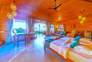 Abwonderdive Beach Resort