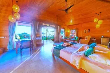 Abwonderdive Beach Resort