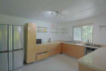 アパートホテル Elluk East Studios