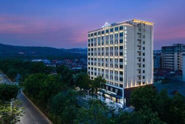 Microtel By Wyndham Xishuangbanna Mengle
