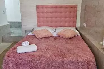 هتل آپارتمان Rose Studio