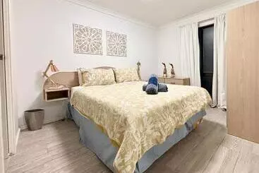 هتل آپارتمان Coastal Salty Air 2bedrm 2bath W Ocean Views!