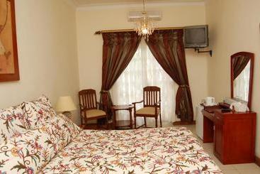 فندق Falcon Crest Suites