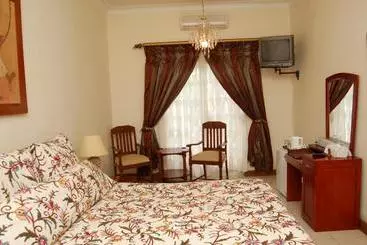 هتل Falcon Crest Suites