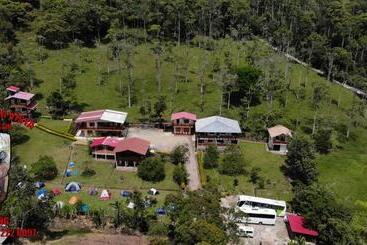 هتل Hospedaje Y Camping Buena Vista
