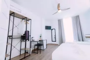 تختخواب و صبحانه Concept Rooms