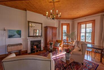 مبيت وإفطار Merindol Manor