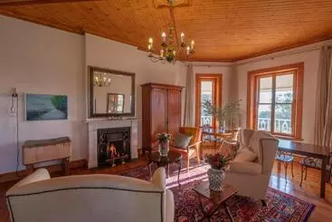 Bed & Breakfast Merindol Manor