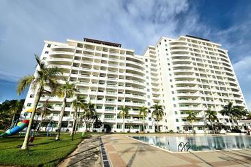 בית מלון כפרי Imperial Suites Bintulu