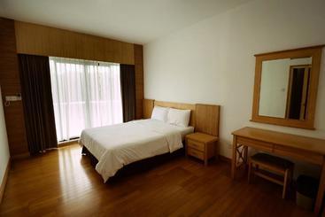 Отель Imperial Suites Bintulu