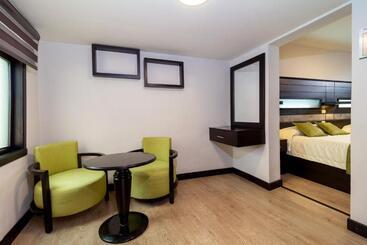 酒店 Majestic 2 By Hhg