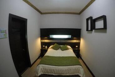 Hotel Majestic 2 By Hhg