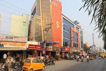 هتل Holidays Dollars Grand