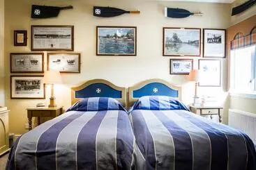 Hotelli Leander Club