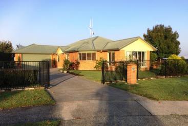 ベッドアンドブレックファースト Home Hospitality Hamilton