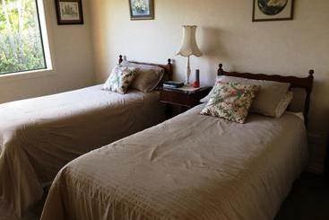 민박 Home Hospitality Hamilton