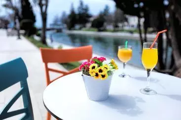 Otel Art Theatre Caffe