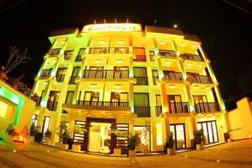 Saffron Hotel & Restaurant