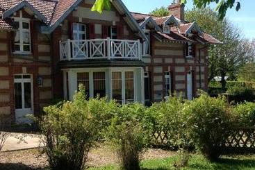 ベッドアンドブレックファースト La Villa Des Rosiers