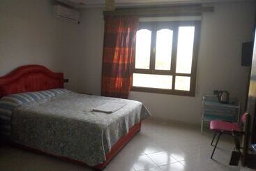 هتل Hôtel Ryad Tetouan