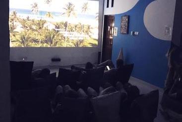 הוסטל Point Break Canggu