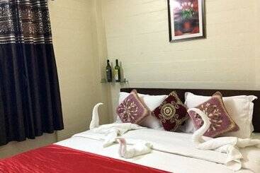 Morjim Queen Beach Resort