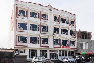 Itsy Hotels Satya Shree