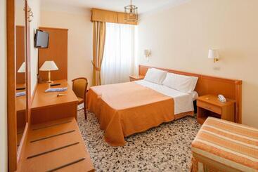 בית מלון כפרי Curtis Centrale