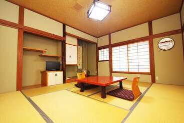 ريوكان Matsunoyama Onsen Izumiya