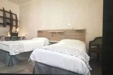 تختخواب و صبحانه Posada Verona Hedge