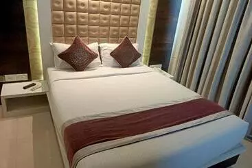 Hotel Rudra Shelter International