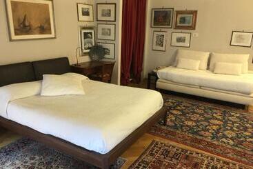 تختخواب و صبحانه Maison 26 Luxury Suites